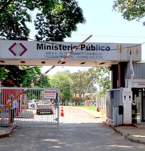 Procesan a funcionaria por desvió de unos USD 50 mil - La Clave