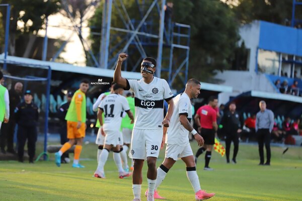 Versus / Olimpia volvió a marcar 4 goles en un partido casi un año después
