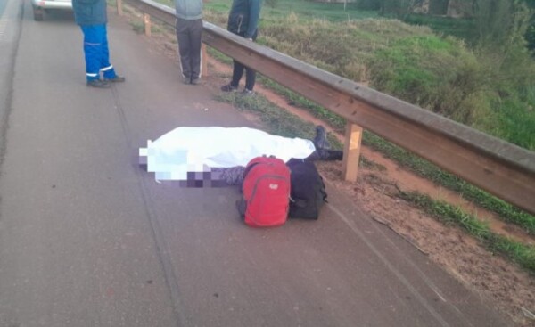 Joven motociclista muere tras ser embestido por automóvil