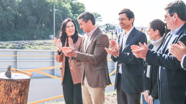 Multinacional LDC amplía su flota de barcazas con el afán de seguir "apostando al Paraguay y a su gente" - .::Agencia IP::.