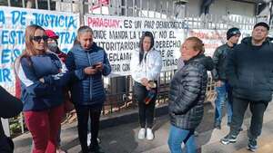 Piden levantar restricciones que pesan sobre sus esposos presos en Emboscada - Nacionales - ABC Color