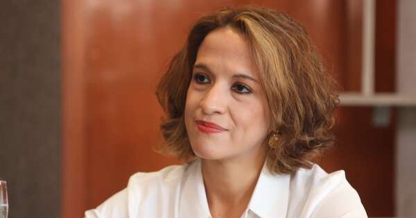 Diario HOY | Con lágrimas, Lea Giménez renuncia a sus dos cargos