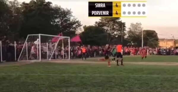 En partido en Mariano Roque Alonso, se dio el penal más insólito