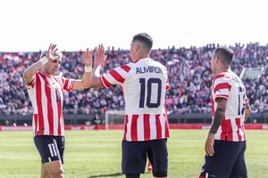 Eliminatorias: Se oficializó equipo arbitral para los próximos encuentros de la Albirroja - trece