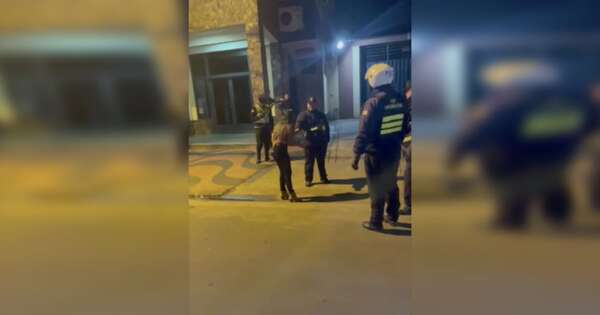 Diario HOY | Encarnación: jóvenes borrachos agredieron a PMT tras incautar su camioneta