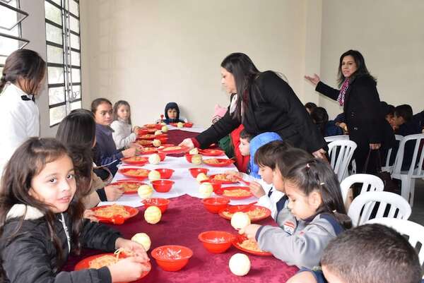 Asociaciones de padres reclaman que MEC los excluye del control administrativo de recursos para escuelas - Nacionales - ABC Color