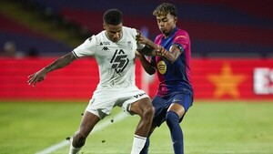 Un Barça experimental muestra todas sus costuras en el Gamper