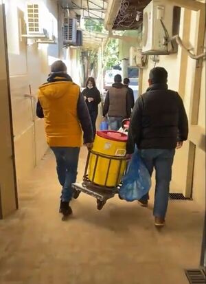 Solidaridad y fe: Desde hace 7 años, todos los domingos llevan desayuno en el HRE