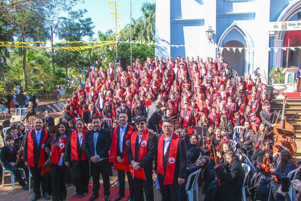 Gabriela Martínez Lideró con Éxito el Mega Coro que estuvo en misa central de San Lorenzo » San Lorenzo PY