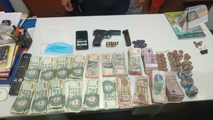 Cae un policía sospechoso de robar G. 20 millones en Fernando de la Mora - Noticiero Paraguay