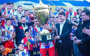 El 25 de Noviembre se baña de gloria en su centenario •