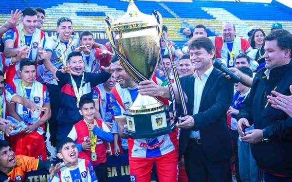 El 25 de Noviembre se baña de gloria en su centenario •