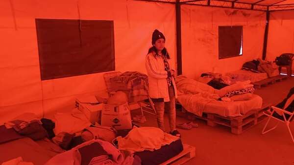 Familiares de pacientes que están en albergue del Hospital Nacional necesitan ayuda para soportar las necesidades y los rigores del frío - Nacionales - ABC Color