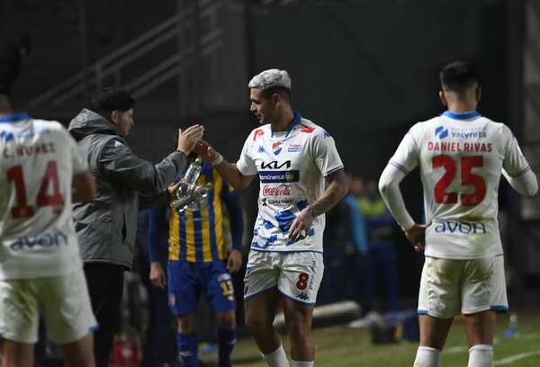 Triunfo de la academia para acercarse a los primeros - Fútbol - ABC Color