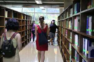 Biblioteca del Congreso expandirá acervo con donaciones de libros y hemeroteca - Literatura - ABC Color