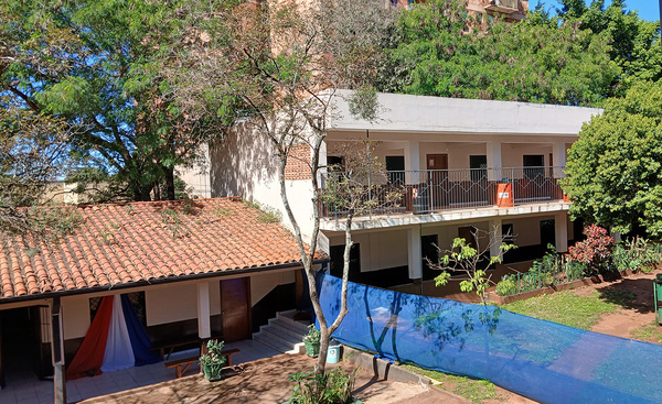 Alumnos del colegio San Blas de CDE están hacinados por clausura de pabellón - La Clave
