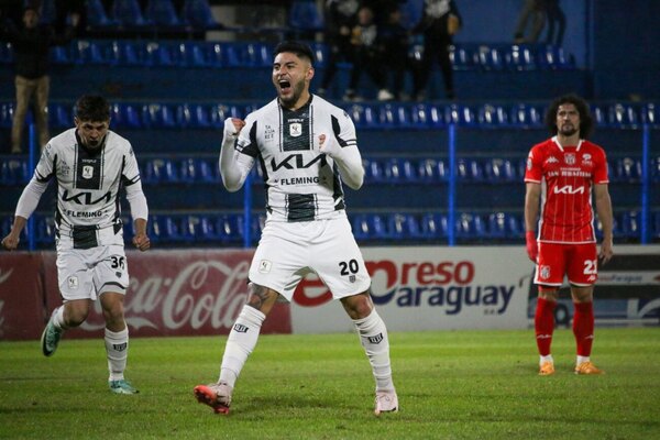 Versus / El golazo de Luis "Tigre" Riveros en la victoria de Tacuary