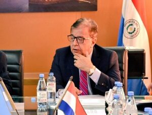 Nicanor Duarte Frutos apoya el regreso de Mario Abdo Benítez a la política · Radio Monumental 1080 AM