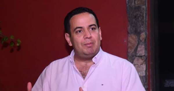 La Nación / “Cuando no tenés equipo buscas manotazos afuera”, dice Estigarribia a propuesta de Abdo