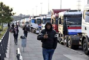 Camioneros anuncian huelga desde el 20 de agosto - Nacionales - ABC Color