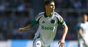 Versus / Almirón, entre el amor y el odio en Newcastle