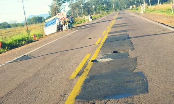 Conductores insisten en reparación del calamitoso estado de ruta en el tramo Paraguarí-Quiindy - Nacionales - ABC Color