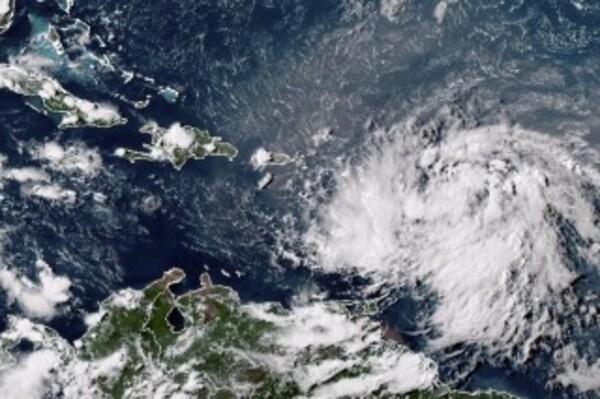 La tormenta tropical Ernesto castiga al nordeste del mar Caribe y pone rumbo a Puerto Rico - ADN Digital