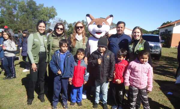 Festejo anticipado por el día del Niño en San José de los Arroyos - Noticiero Paraguay