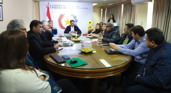 Ministerio de Agricultura y Ganadería apunta a una producción sostenible en el campo - .::Agencia IP::.