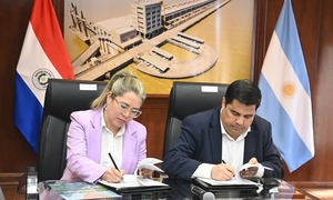 EBY y SENATUR firman convenio para potenciar planes turísticos en área de influencia de la binacional