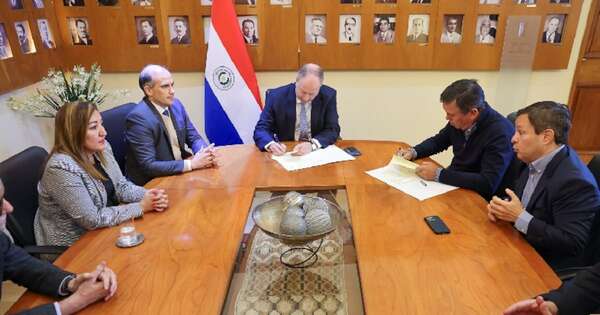 La Nación / Economía y gremios inmobiliarios firman convenio para modernizar Catastro