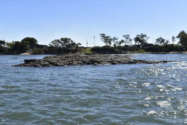 La altura del río Paraná es de 45 centímetros en zona de Ayolas - Nacionales - ABC Color