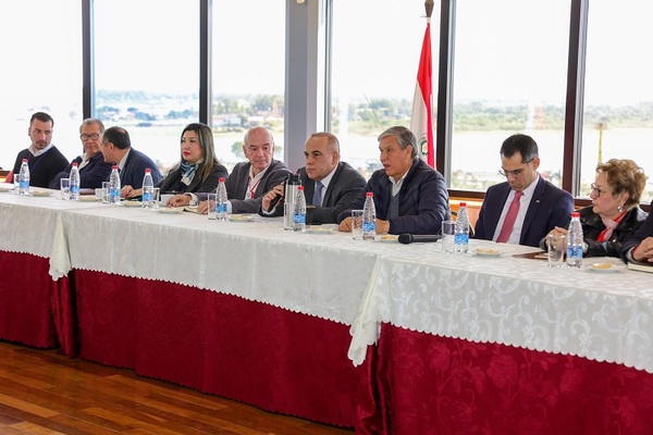 Pobladores de la Finca 916 piden regularizar sus tierras