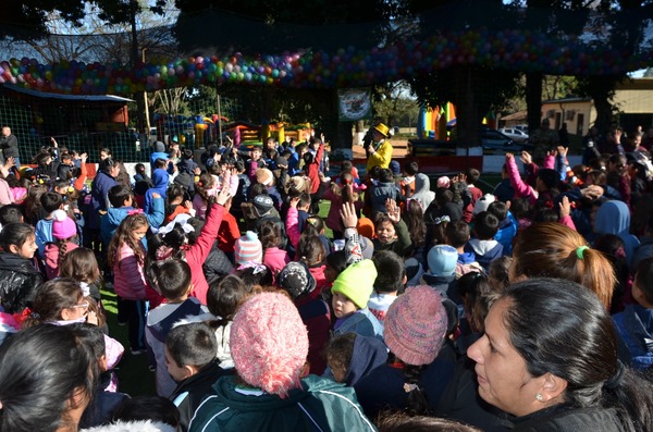 Agasajan a 600 niños en el Cuartel De la Victoria » San Lorenzo PY