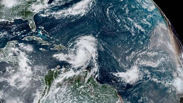 Cierran los puertos marítimos de Puerto Rico ante la llegada de la tormenta Ernesto - Mundo - ABC Color