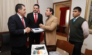 Entregan equipo de electrocardiograma a Secretaría de Salud de ANR - ADN Digital