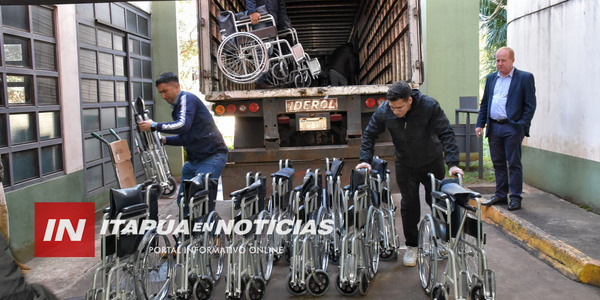GOBERNACIÓN ENTREGA SILLA DE RUEDAS Y ANDADORES - Itapúa Noticias
