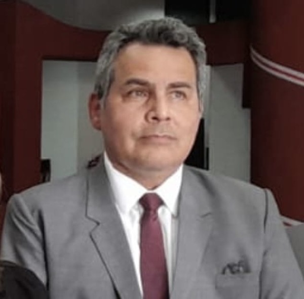Kronawetter denunció “actuar ilegítimo” del fiscal general y pidió exclusión de dictamen
