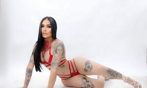 ¡Atendé qué clase de hombres no quiere cerca esta modelo tatuada!
