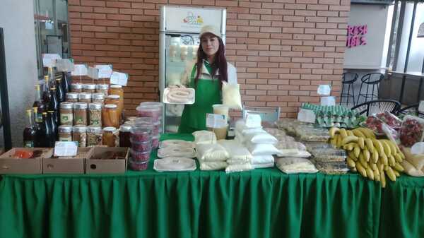 Familias de Central ofertan productos agrícolas sin intermediarios en el Multiplaza - .::Agencia IP::.