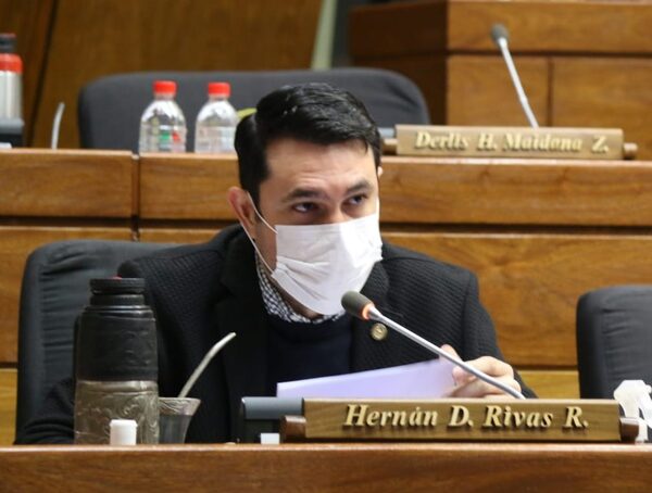 Ministerio Público solicita audiencia preliminar en caso de título falso del senador Rivas · Radio Monumental 1080 AM