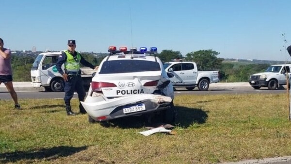 El primer choque en Costanera Sur de Asunción involucra a patrullera