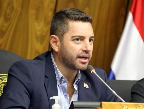 Pedro Alliana asegura que ni él "ni el comando" ejercieron presión sobre Lea Giménez · Radio Monumental 1080 AM