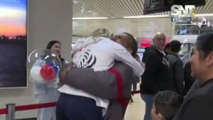 Llegada de las atletas del Team Paraguay - SNT