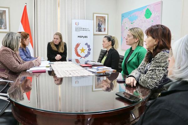 Ministerio de la Mujer y Salud Pública coordinan acciones para atención integral a mujeres indígenas - .::Agencia IP::.