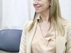 Roya admite que con el gobierno actual es más difícil gestionar beneficios