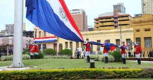 Diario HOY | Bandera paraguaya, un cambio en el escudo y su recuperación en el 2013