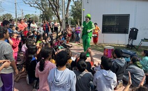 Celebran Día del Niño en Barrio Temporal Tacumbú de la mano del proyecto Costanera Sur - .::Agencia IP::.