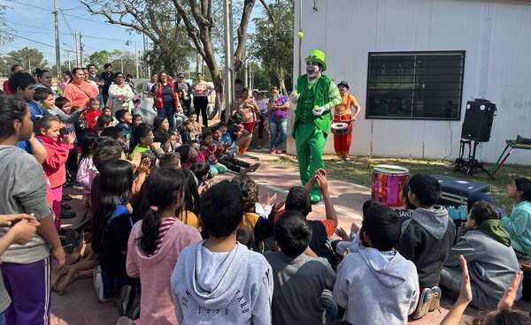Celebran Día del Niño en Barrio Temporal Tacumbú de la mano del proyecto Costanera Sur - .::Agencia IP::.