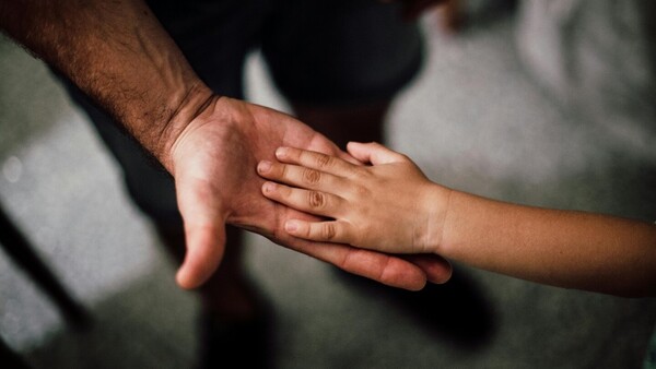 ¿Cómo prevenir casos de abuso sexual en niños dentro del entorno familiar?